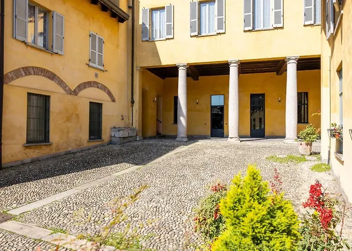 15Th-Century Apt, City-Mxp Train